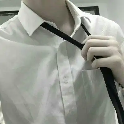 qq头像扯领带男生