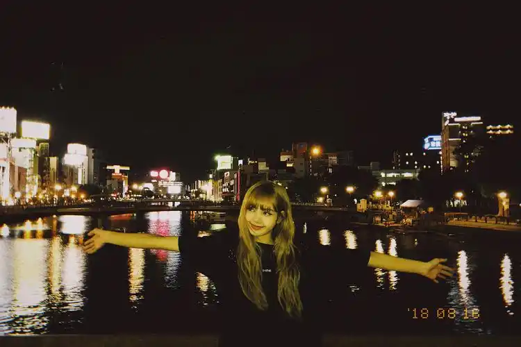 blackpink lisa - 堆糖,美图壁纸兴趣社区