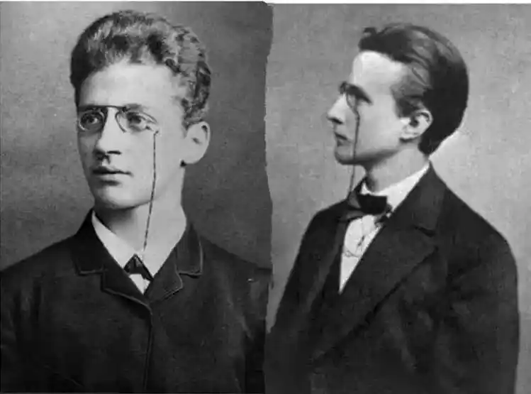 年轻时的颜值都堪称一绝~有网友把普朗克不同时期照片放在一起,果然