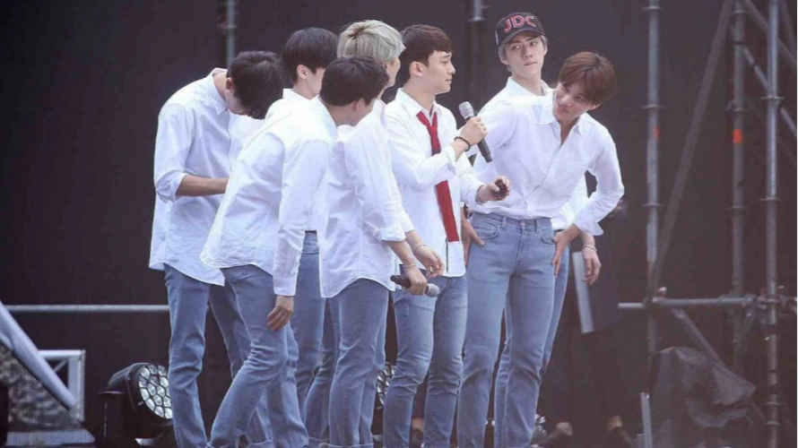 盘点exo炸裂舞台的视频,你对哪首歌印象深刻?