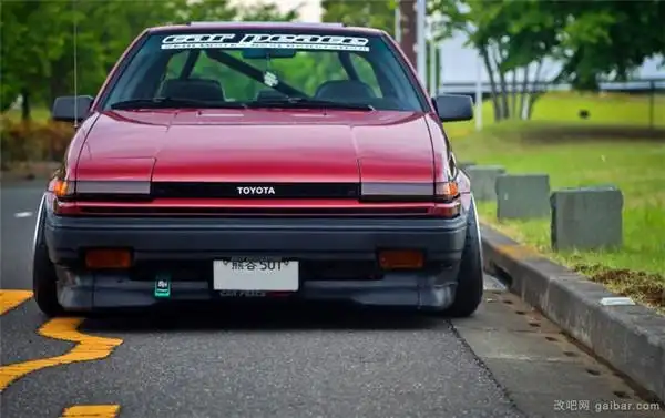 20气门4缸发动机三厢ae86改装案例