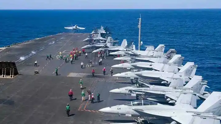 大过年的,美航母到我们家门口来添堵,成心的吧!