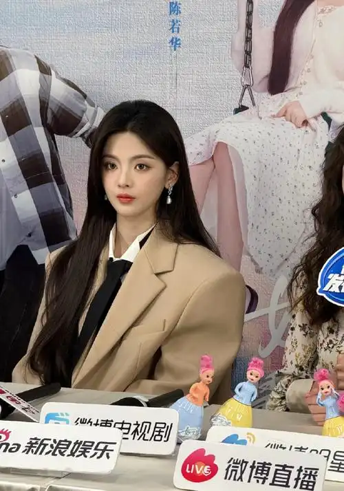 杨超越超话我捡我捡 杨超越生图杀手名不虚传 太美了#杨超越 女娲毕设