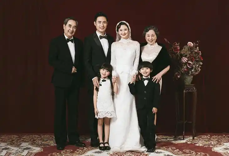 【玛雅婚纱】2019春节我与父母过大年,全家福火热预定中.