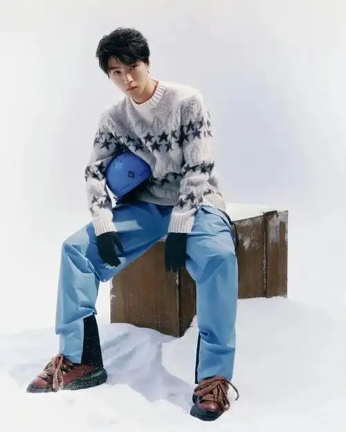 新图真的好帅!#王俊凯 #王俊凯滑雪服 #理想型 - 抖音