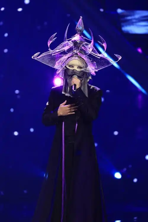 蒙面唱将猜猜猜扭扭转不停揭面竟是朱正廷