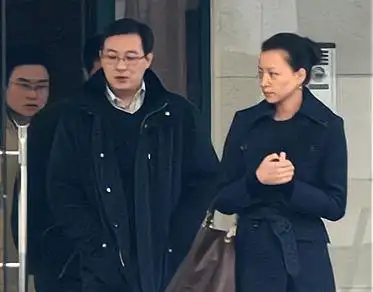 董卿老公春雷出身贫困乡村白手起家赚到60亿追到央视女神