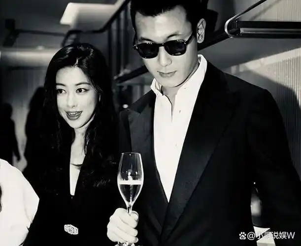 朱珠:分享全家巴黎旅行照,和老公参加高档宴会女儿气场不输超模