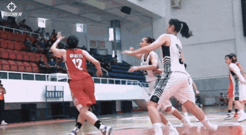 场均43分这个喜欢易建联的天津女大学生她像詹姆斯一样打球