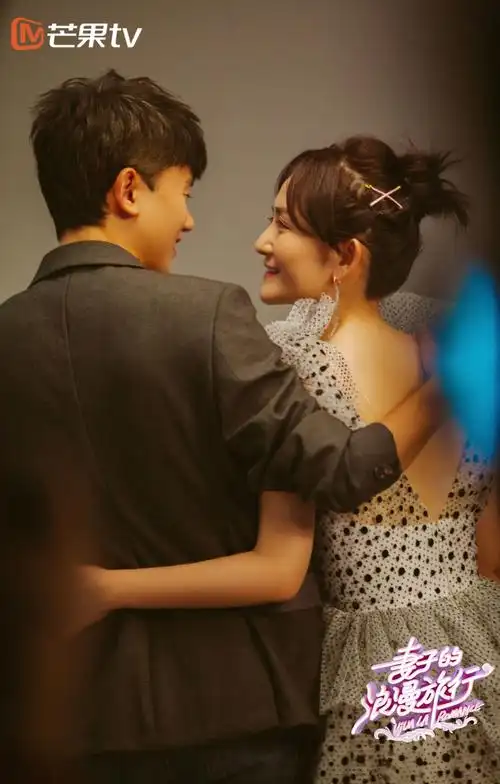 谢娜自曝月子只洗一次头 张杰笑称有三个女儿