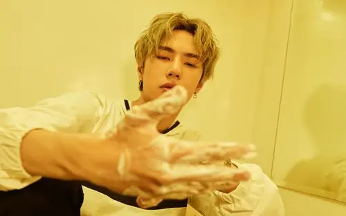 王一博休闲帅气写真,大陆明星-回车桌面