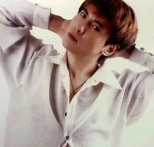 不对啊,这…就是沈腾…这颜值放到现在就是偶像剧里的男一号啊!