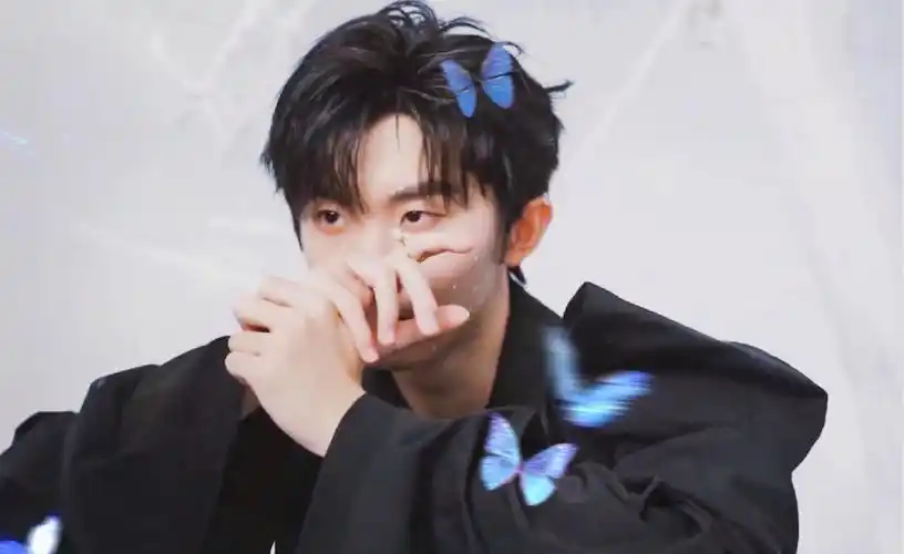 这套黑西装也好好看啊#马嘉祺  #马嘉祺台历  #马嘉祺壁纸