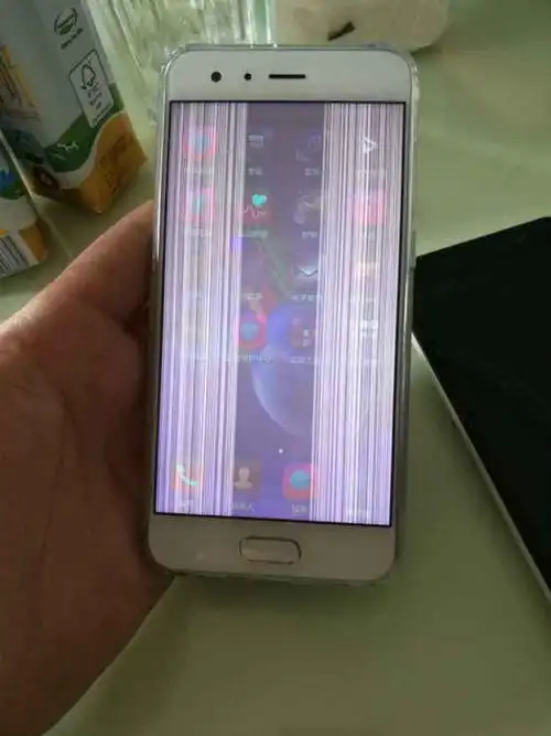 下图情况右下角为漏液 条纹,可能会扩散,范围会逐渐变大或变小