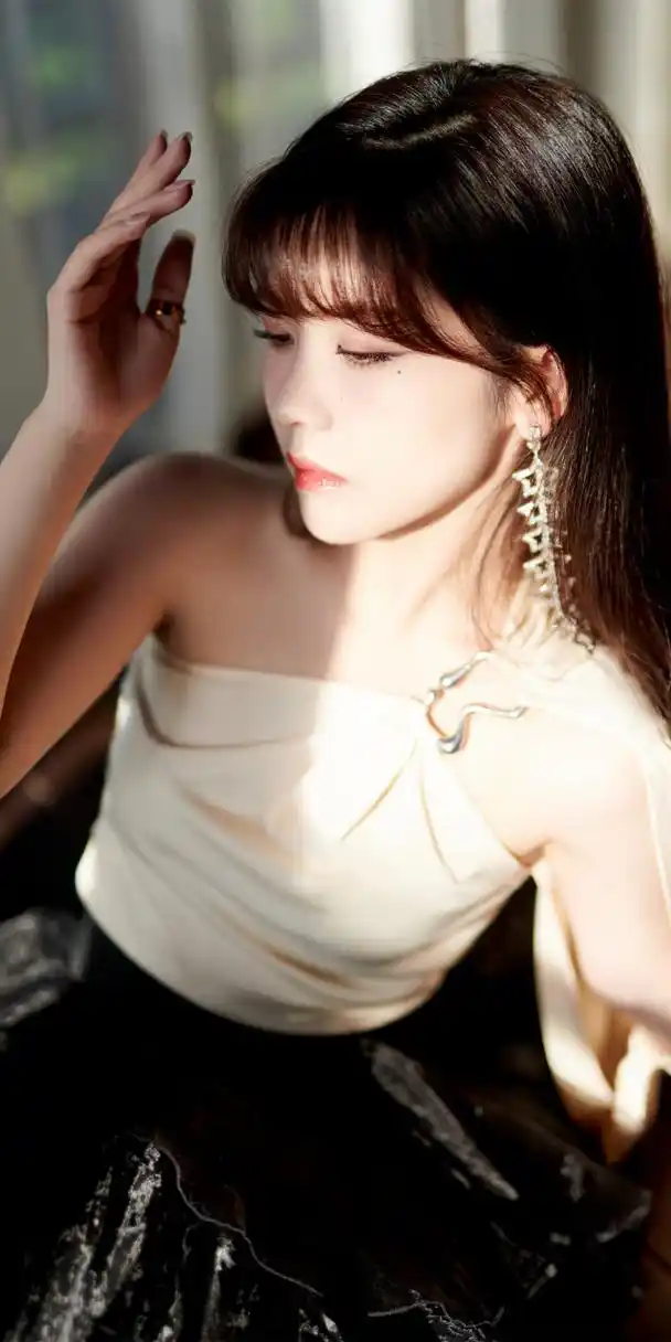 赖美云甜美壁纸