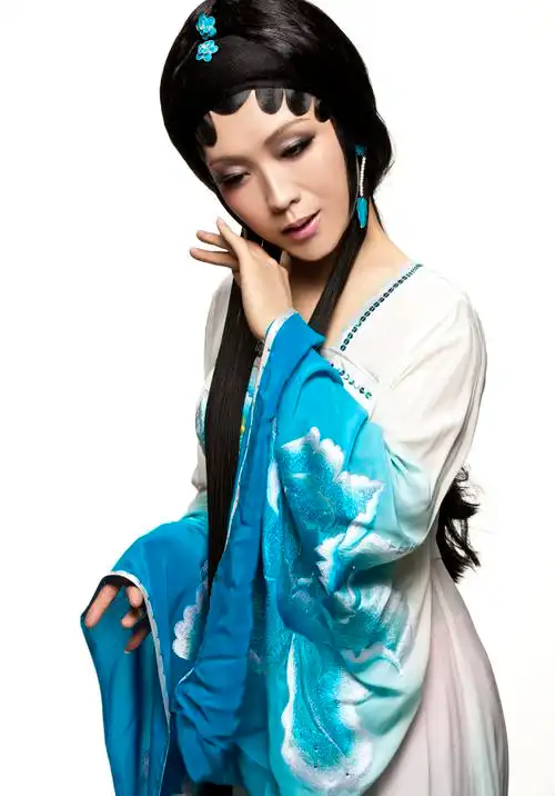 新浪娱乐讯 2010年1月8日-10日晚,李玉刚2010"镜花水月"新春演歌会将