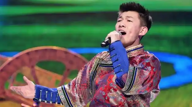 科左后旗小伙儿亮相星光大道推介家乡特产