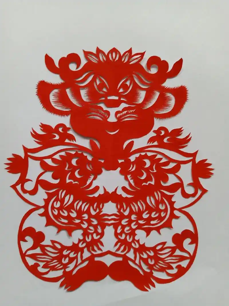 剪纸~杨宏光9899 #剪纸 #抓髻娃娃 #生肖马96 - 抖音