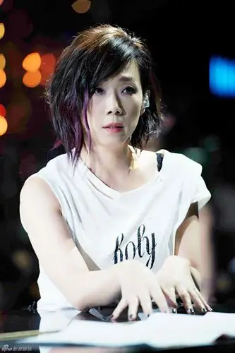 歌手资料页_娱乐资料库_新浪娱乐_新浪网