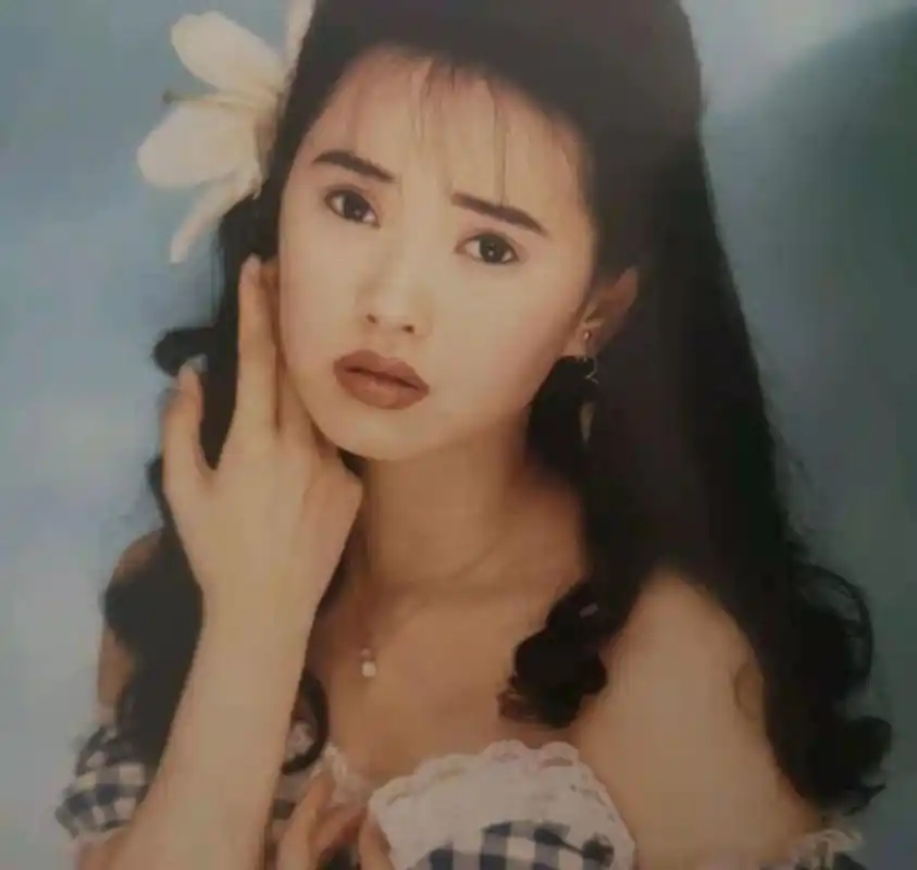 回顾:放弃阔太嫁小10岁的小鲜肉,伊能静凭什么让庾澄庆忘不掉?