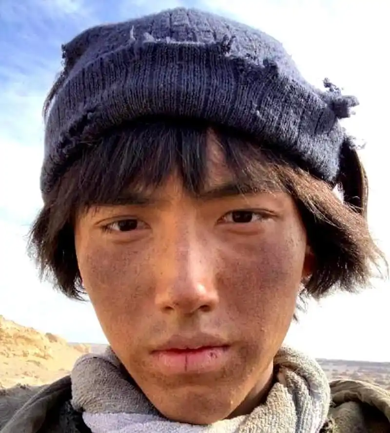 陈飞宇是少有的能够扮丑的小鲜肉.