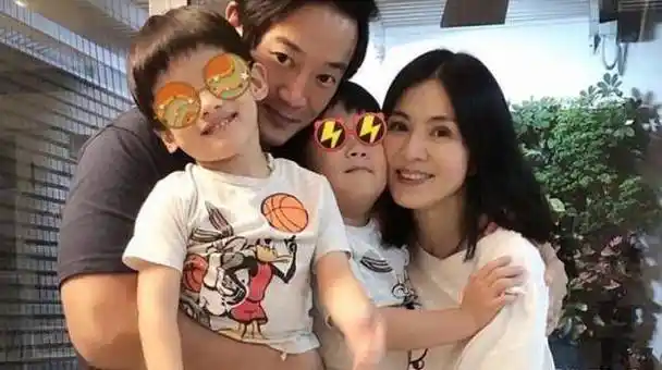 "第二代玉女"杨采妮的麻辣爱情,吴奇隆,金城武为她争风吃醋_周慧敏