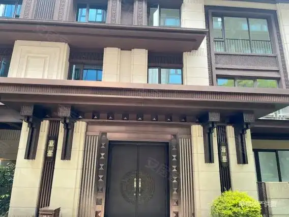 龙湖西宸原著别墅