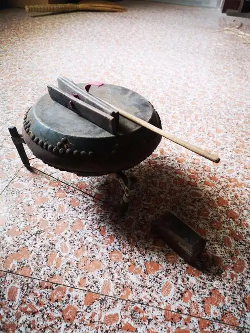 唱大鼓书的刘兰凤