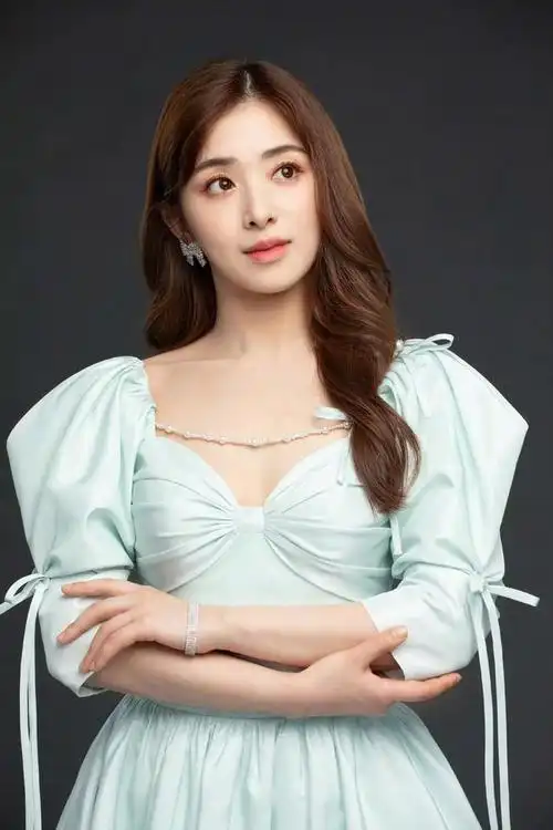 张含韵壁纸一位来自四川的美女