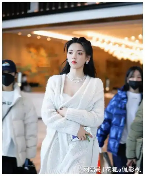 杨超越脸部僵硬,怎么感觉脸不太一样了|勇气|审美|整容|华语歌手|华语