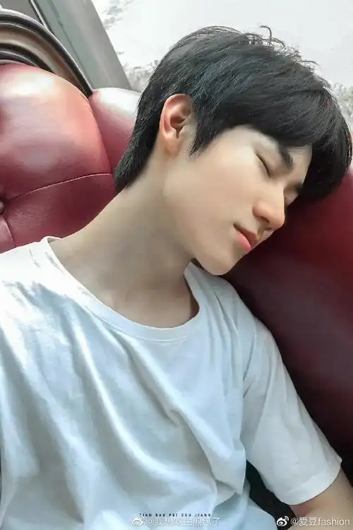 张真源超话七夕分享一些张真源的女友视角自拍,谁能看了不心动,谁不想