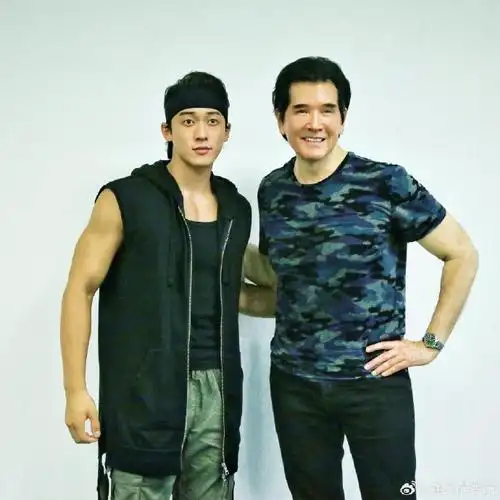 费翔侯雯元2018年vs2023年##费翔侯雯元合照