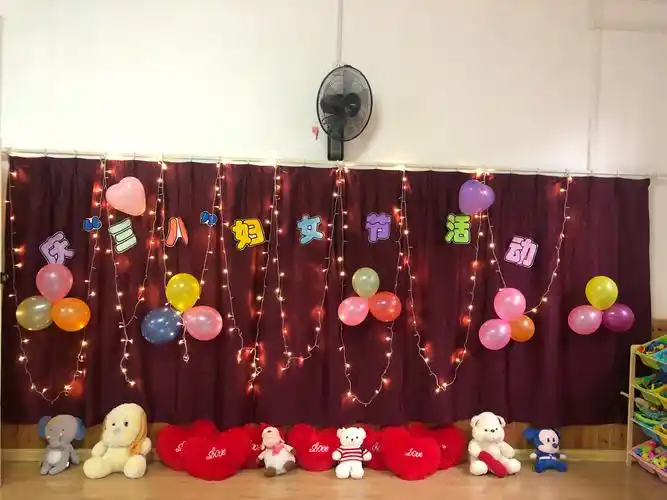 师专附属幼儿园中班庆"三八"妇女节亲子活动