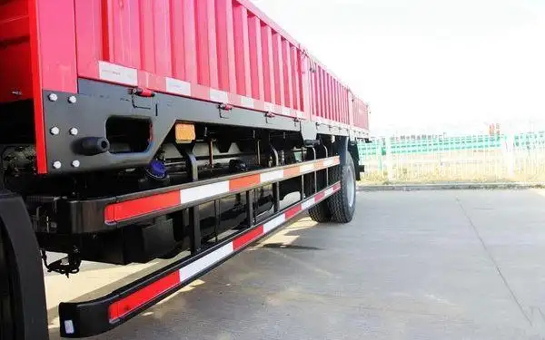 多少人忽视了侧面护栏它的作用