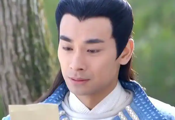 赵文卓饰演的李君羡,原太子李建成之子,英气十足,文武双全.