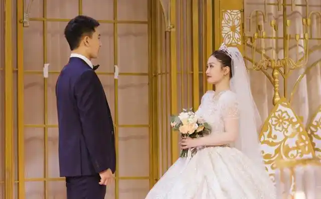 真正的男子汉王威深夜官宣结婚妻子正脸曝光