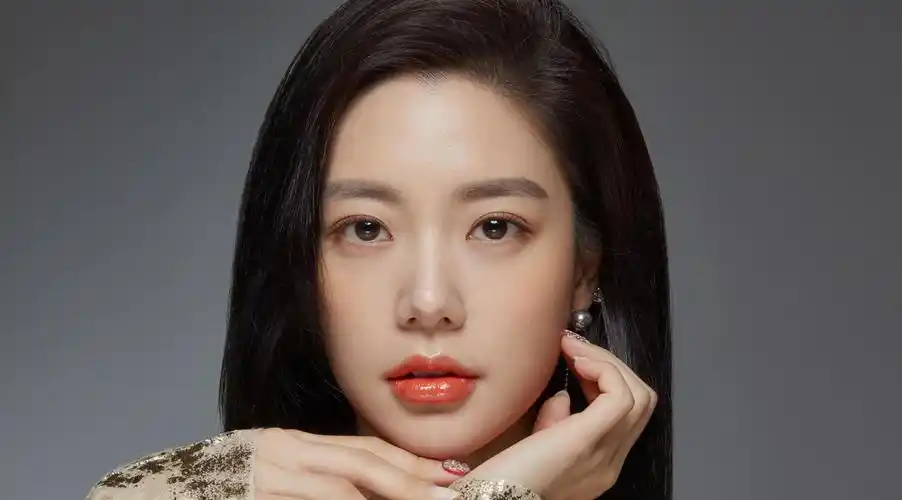 克拉拉为什么在韩国混不下去,林允儿申请中国国籍