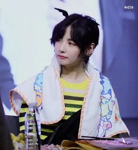 赵粤库存小蜜蜂吗这是