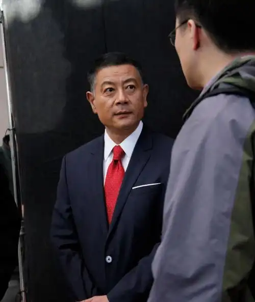 回顾巫刚:当过木工,电工,和前妻结婚无儿无女,和陈瑾相伴20年