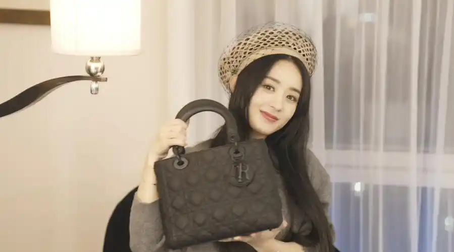 迪奥品牌大使赵丽颖#@赵丽颖 倾情呈献"