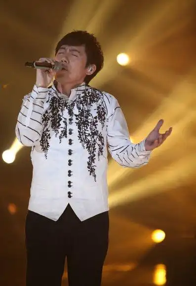 周笔畅邓紫棋颜变音不变 《我是歌手》冠军大比拼