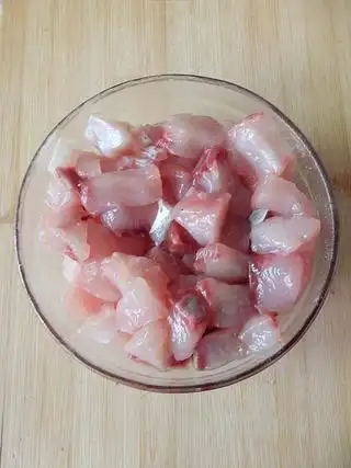 清炒鱼丁的做法