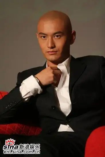 图文夜宴北京首映黄晓明光头造型