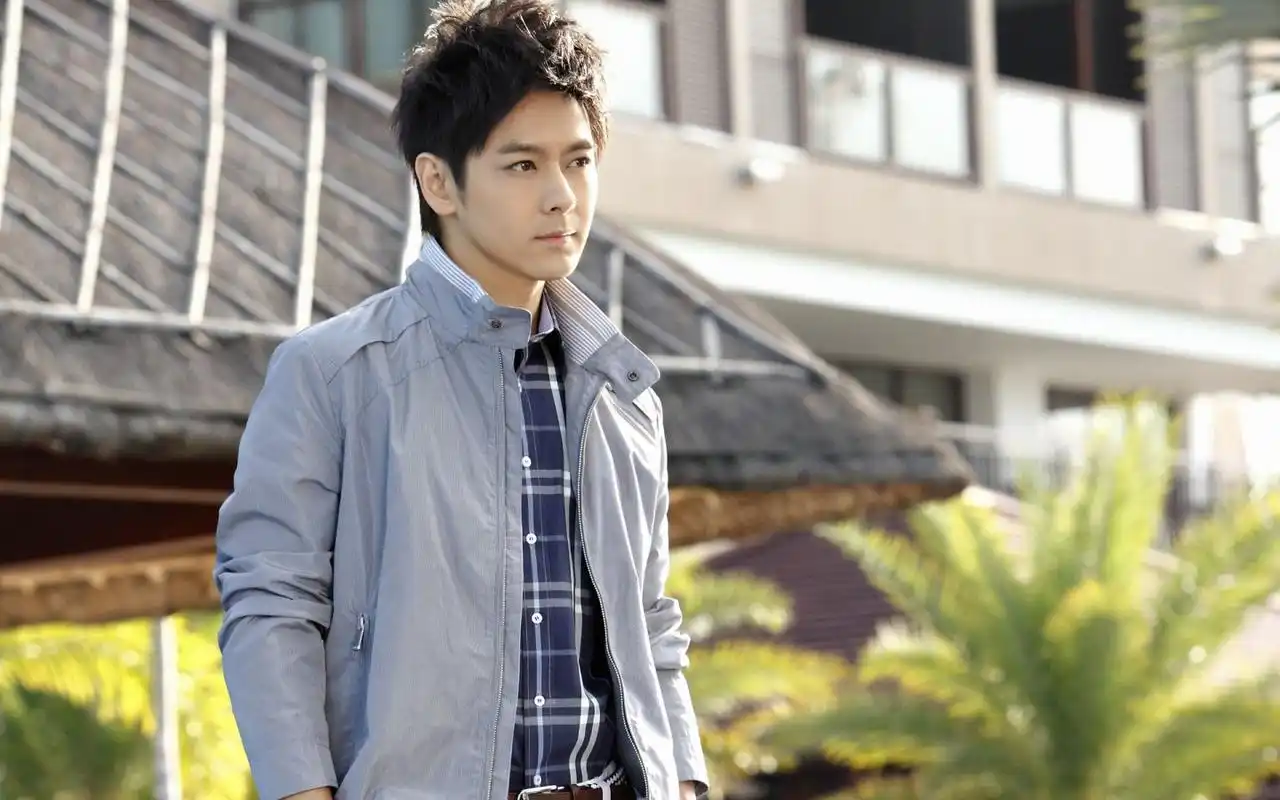 白马王子林志颖高清壁纸_全才林志颖