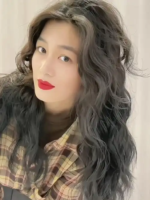 单奇发型设计: 复古港风蛋卷头~烫一次就爱上的法式卷发 港风法式烫发