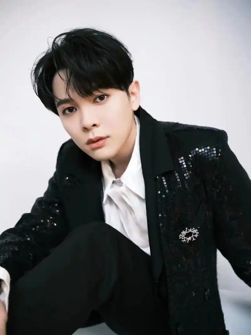 尤长靖跨年舞台服.【ygpstudio】艺人尤长靖上身我设计 - 抖音