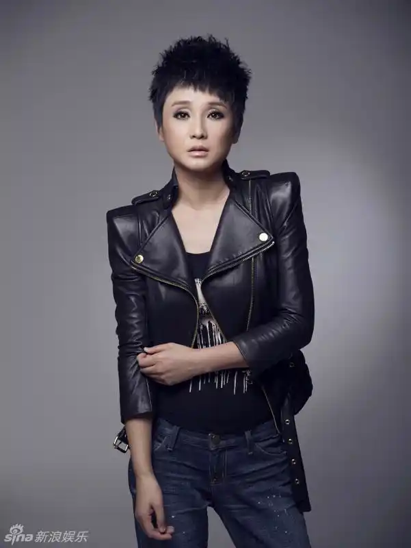 组图:孔琳干练写真皮衣牛仔率性搭配_高清图集_新浪网