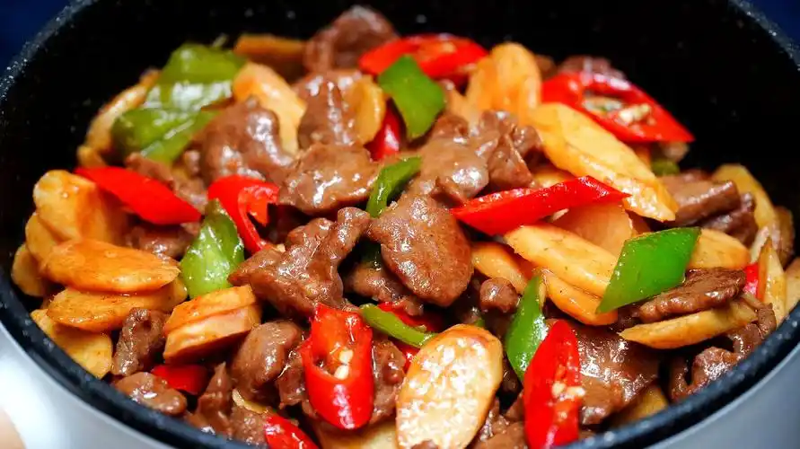 牛肉千万不要直接下锅炒,多做这一步,滑嫩多汁,不老不柴无膻味