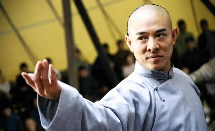 功夫片为何青黄不接?21处伤痕的成龙,没人可以替代_电影_武术_表演