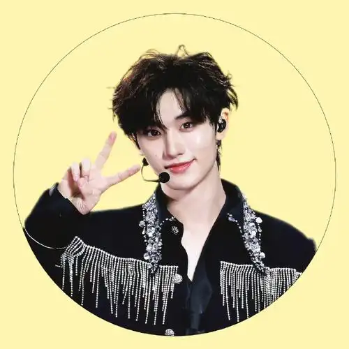 丁程鑫超话78#丁程鑫 monster#  经投99表决,最终第一套版头头像